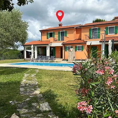 Awesome In With House A Panoramic View *